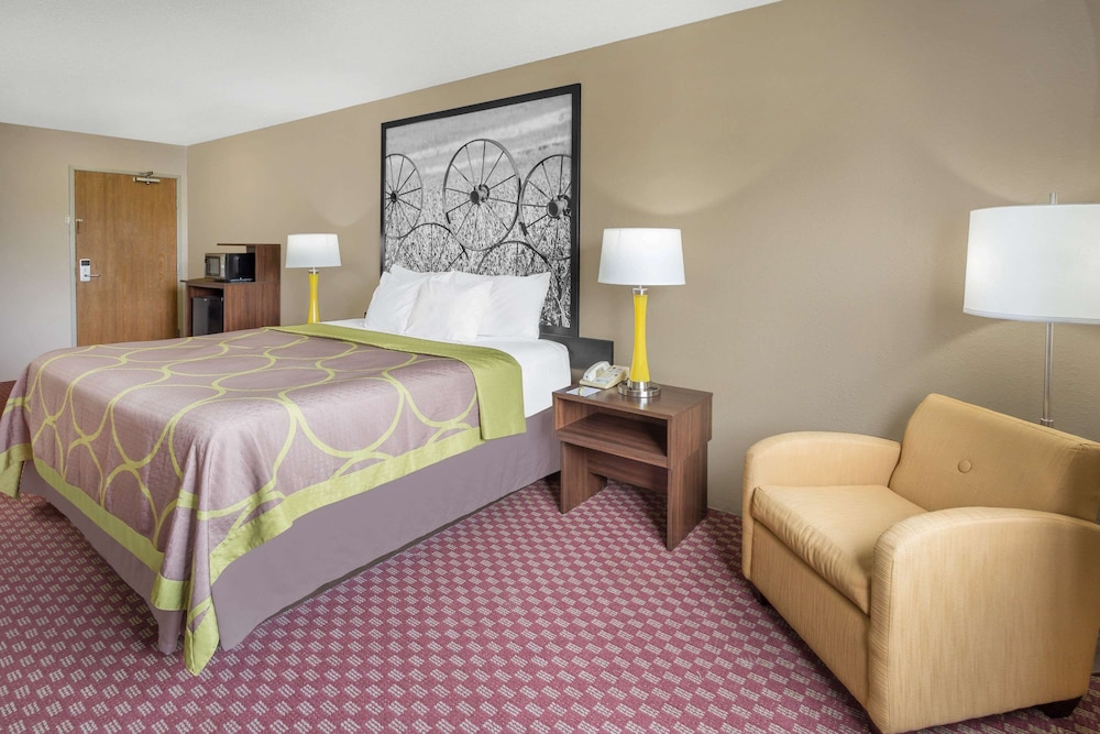 Standard Room, 1 Queen Bed - Photo 5