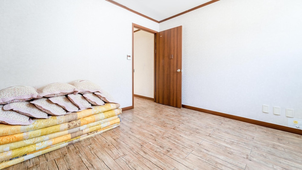 Basic Room, 1 Bedroom (203) - Photo 11