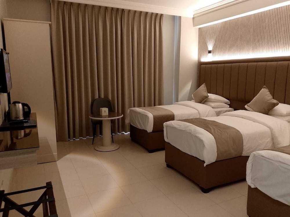 Deluxe Triple Room - Photo 4