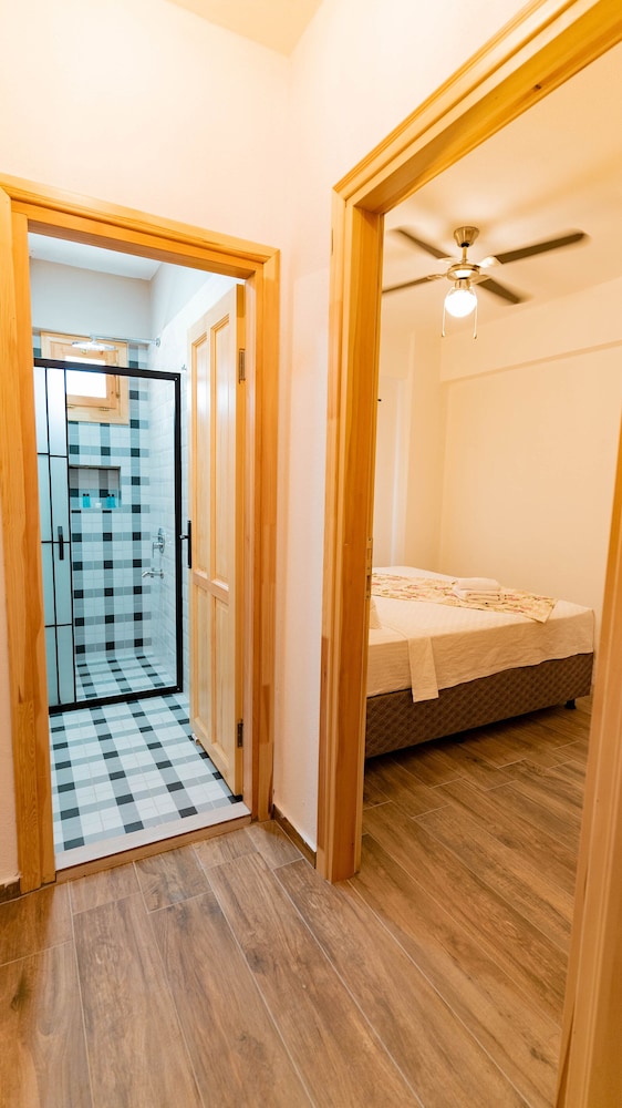Deluxe Suite photo 2