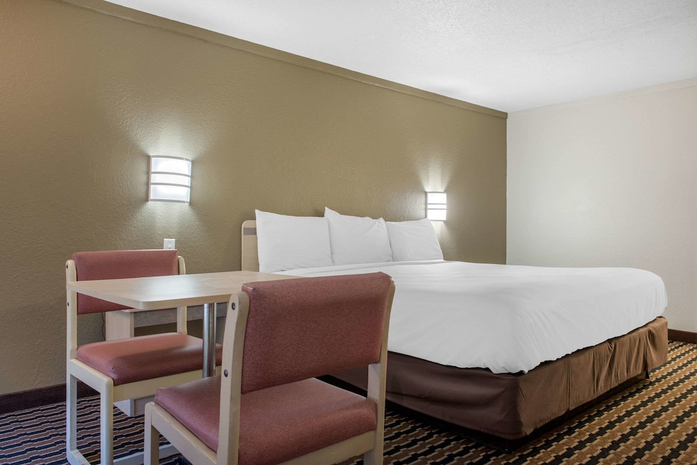 Room, 1 King Bed, Accessible, Non Smoking photo 2