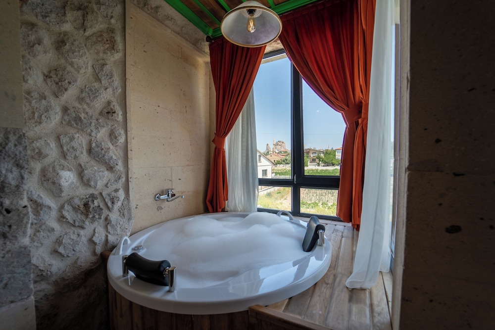 Luxury Suite, 1 King Bed, Lanai, Resort View photo 2