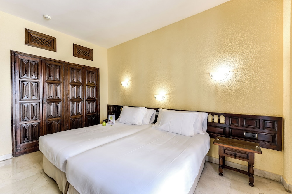 Classic Twin Room - Photo 4