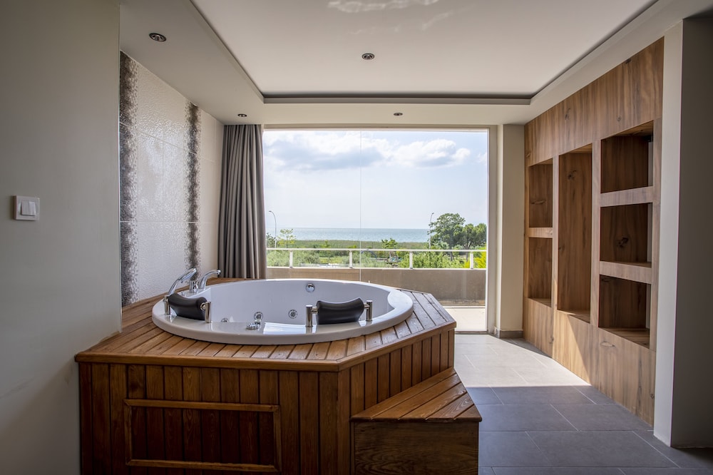 Luxury Suite