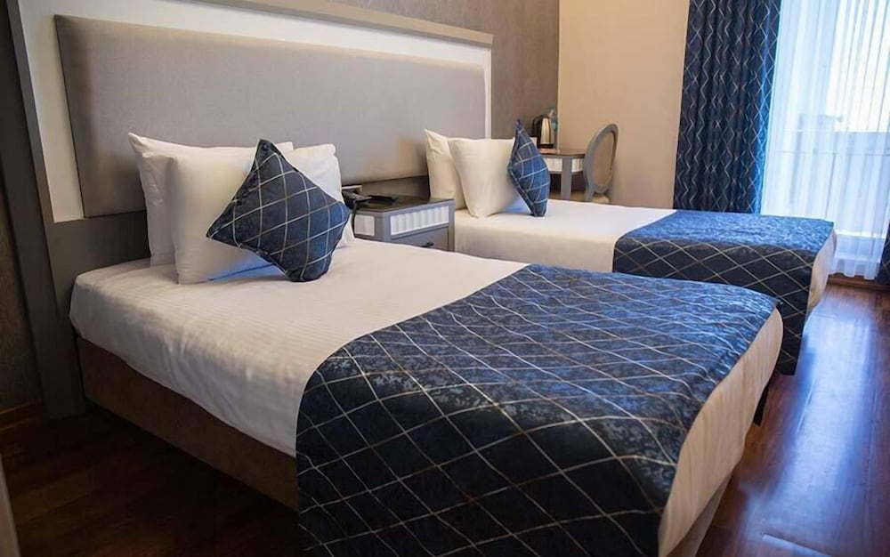 Twin Room, City View photo 1