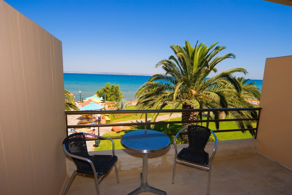 Standard Double Room, Sea View - Photo 5