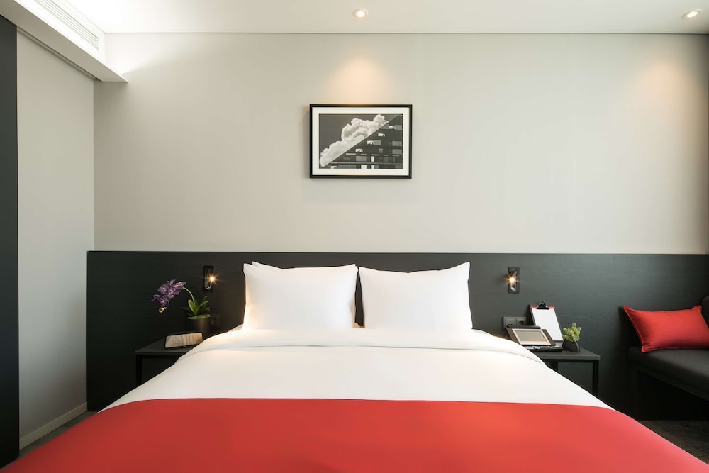Deluxe Room, 1 Double Bed, Non Smoking - Photo 2