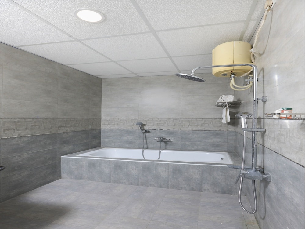 Deluxe Double Or Twin Room photo 3
