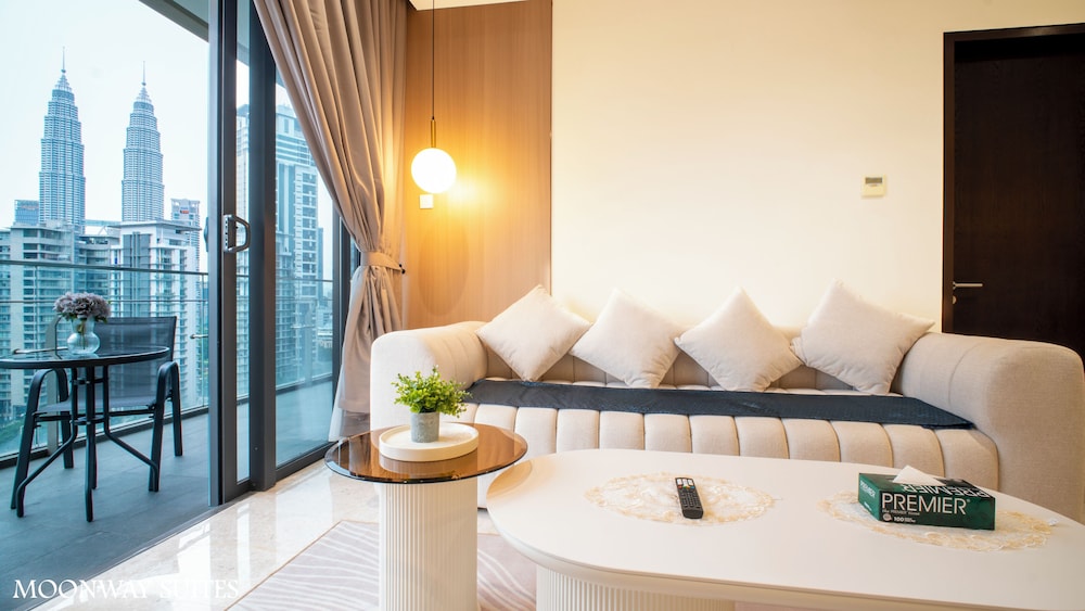 Luxury two bedroom apartment (Petronas Twin Towers View)
