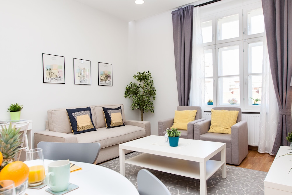 Executive Apartment, 1 Queen Bed with Sofa bed (1)