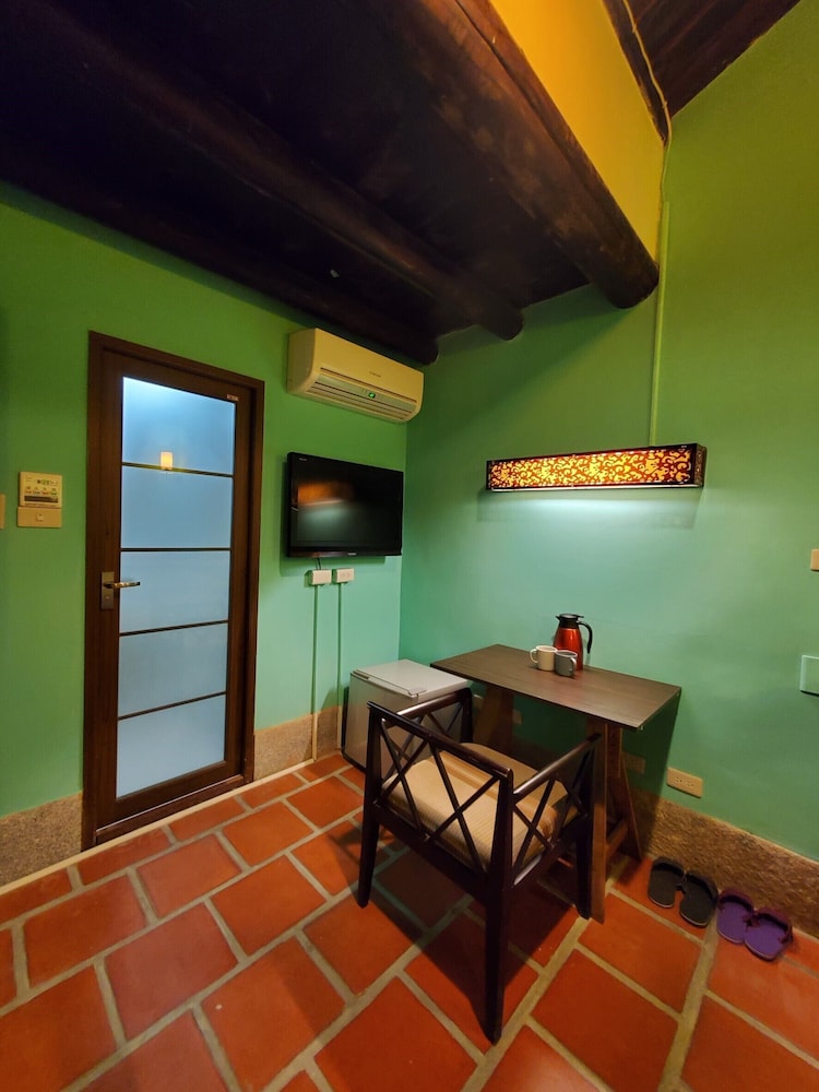 Standard Twin Room - Photo 3