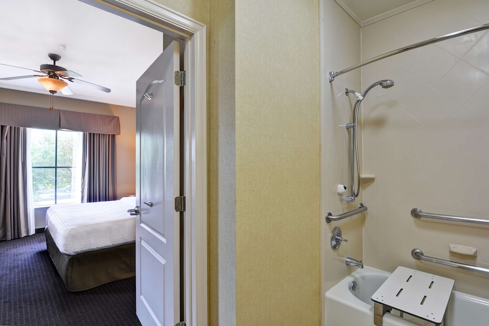 Suite, Accessible, Non Smoking - Photo 2