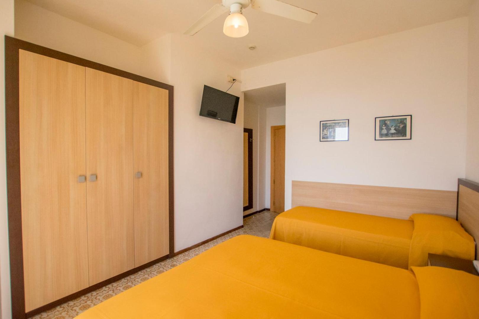 Triple Room with Balcony - Photo 1
