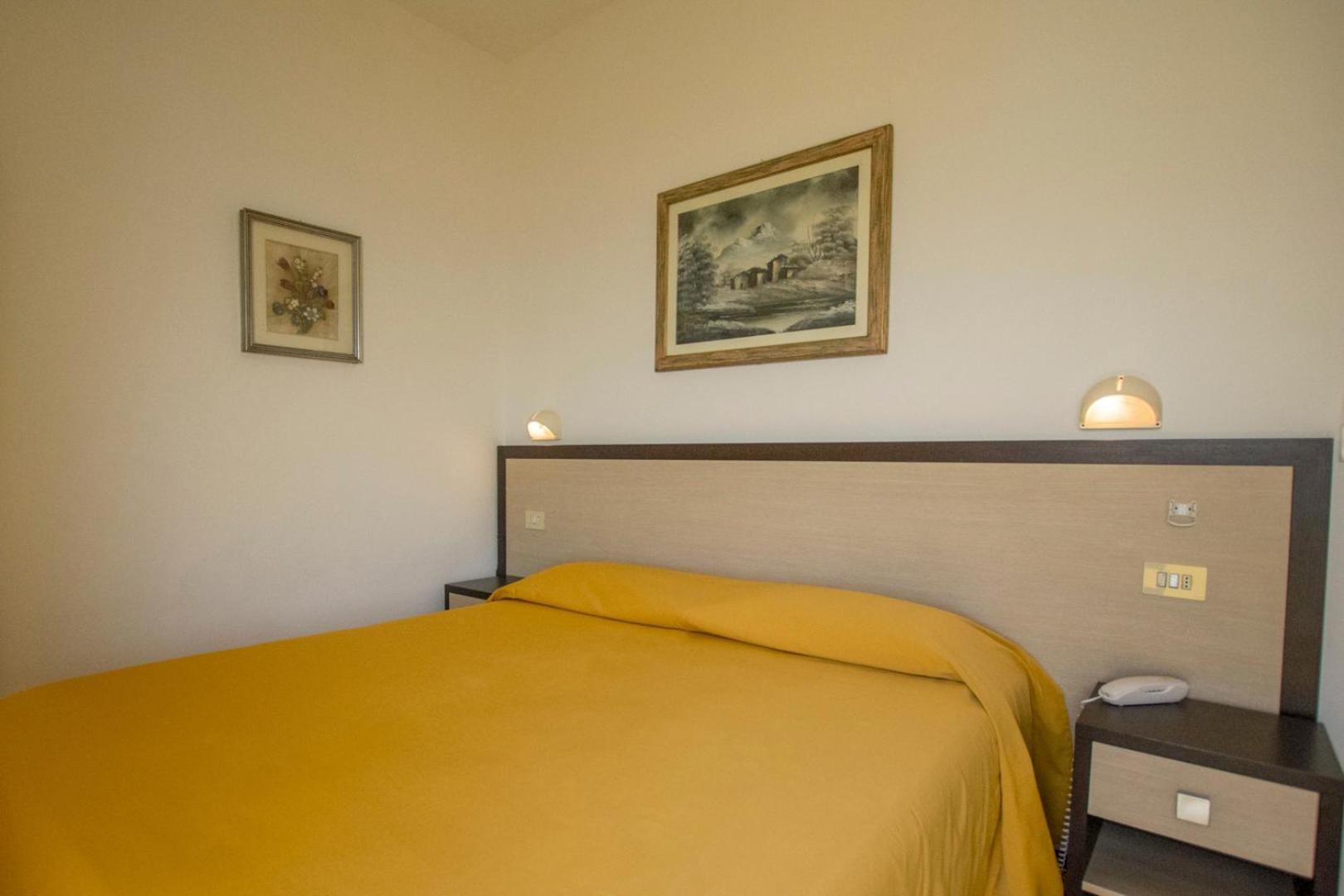 Double or Twin Room with Balcony - Photo 1