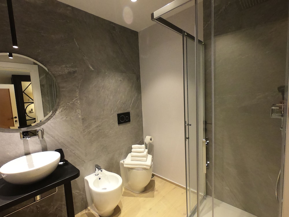 Deluxe Suite photo 3