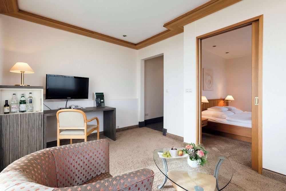 Junior Suite, 1 Double Bed, Balcony (Separate Living Room;with Sofabed) - Photo 5