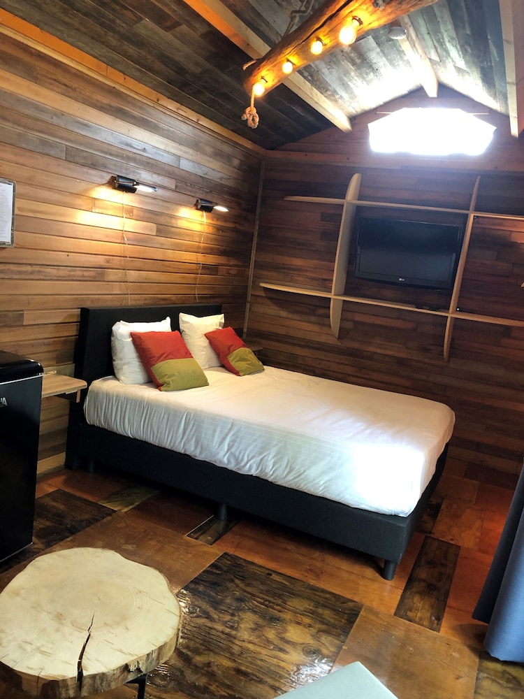Basic Cabin photo 2
