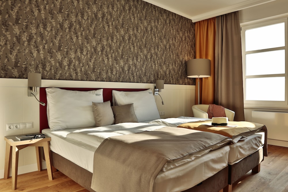 Deluxe Studio Suite, Multiple Beds, Non Smoking, Balcony photo 2