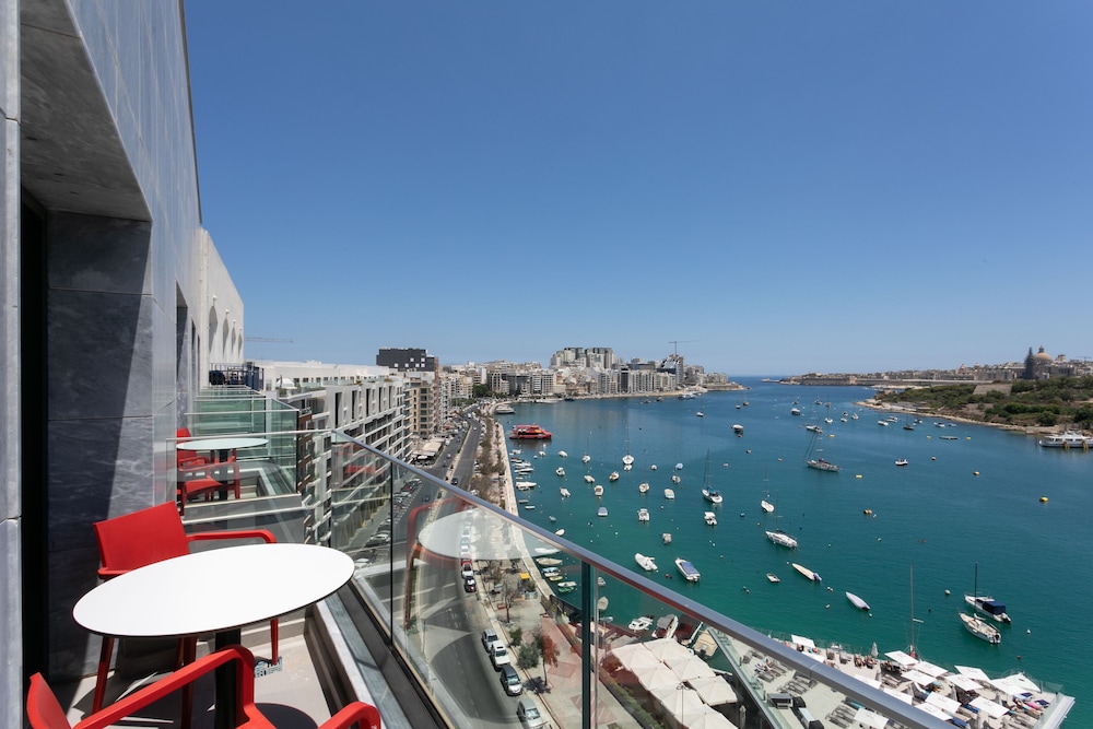 Deluxe Suite (Grand-Seaview) - Photo 3