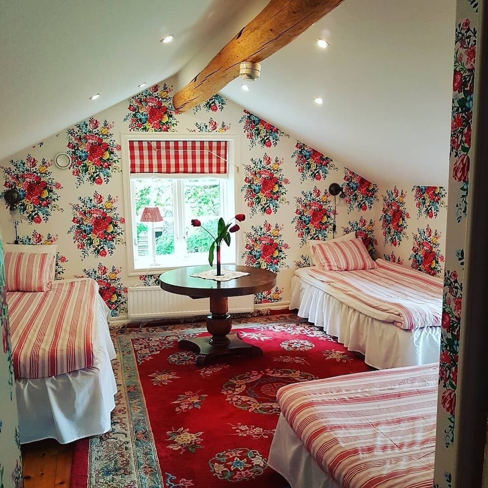 Superior Suite, 2 Bedrooms, Kitchenette, Garden View photo 1