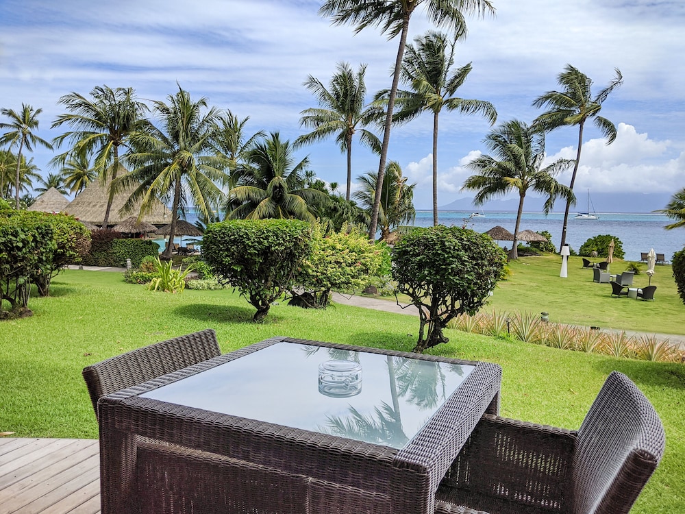 Premium Room, 1 King Bed, Garden View