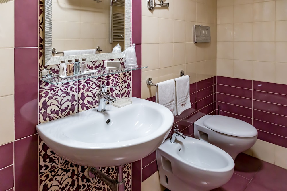 Superior Double Room, Terrace, Partial Sea View (302) - Photo 6