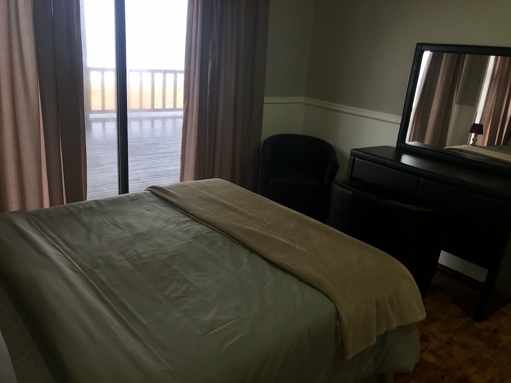 Family House, 4 Bedrooms, Non Smoking, Beach View