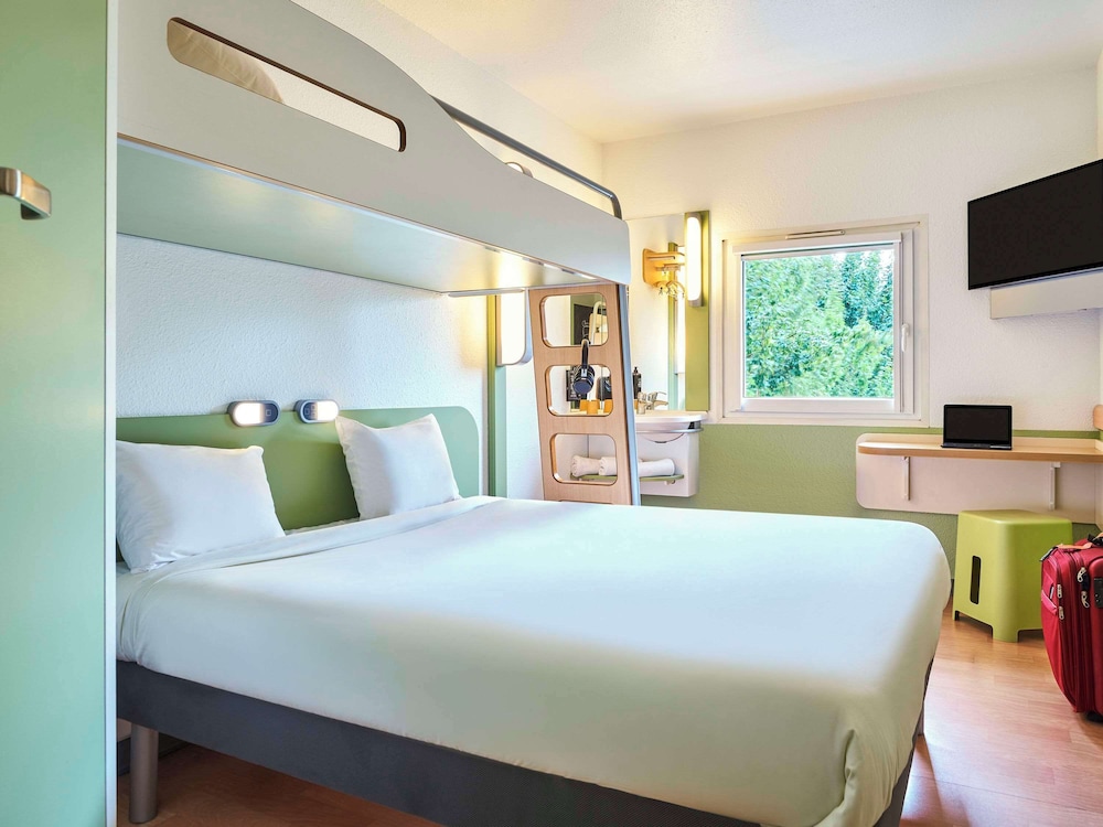 Triple Room, Multiple Beds photo 3