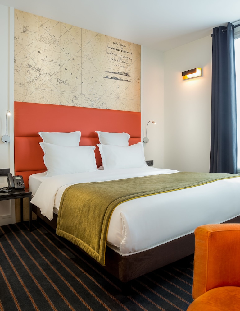 Superior Double Room thumbnail 5