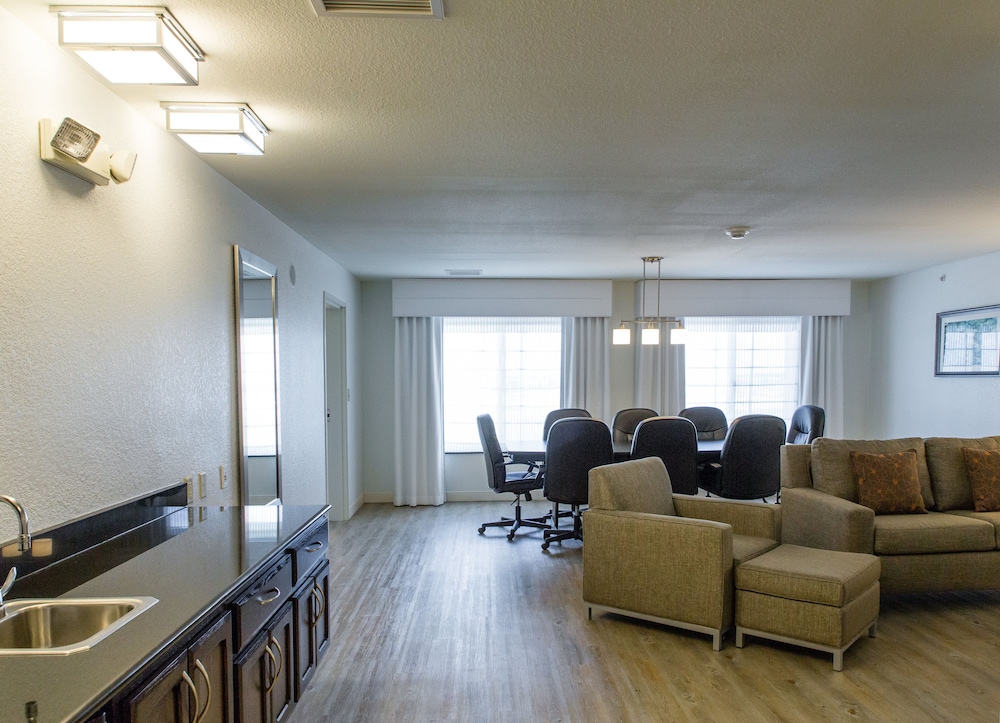 Suite, 1 Bedroom - Photo 4