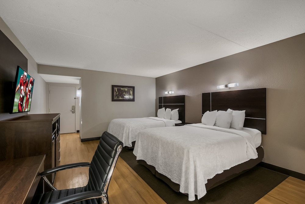 Deluxe Room, 2 Queen Beds, Accessible (Smoke Free) photo 2