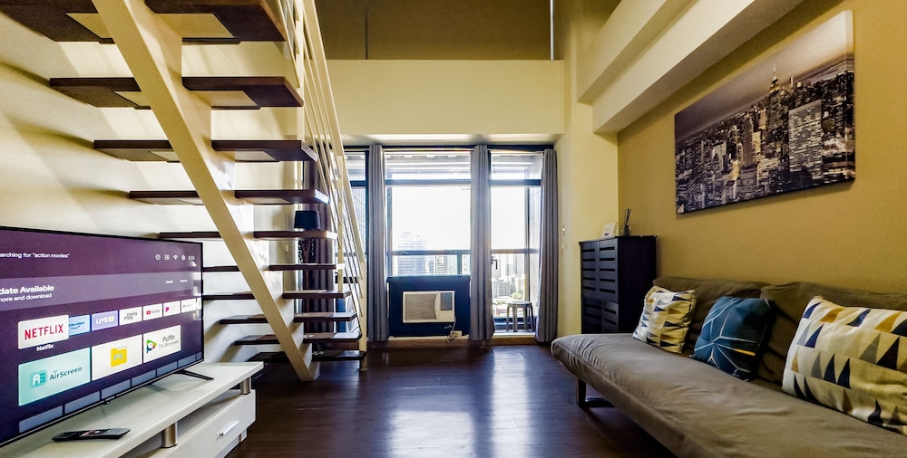 Luxury Loft, 1 Bedroom, Balcony, City View