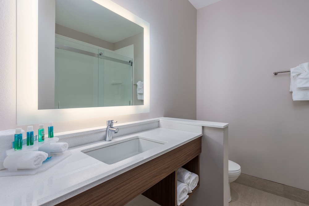 Holiday Inn Express and Suites Edwardsville by IHG, Photo 4