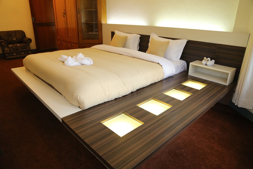 Deluxe Double Room, Ensuite photo 1