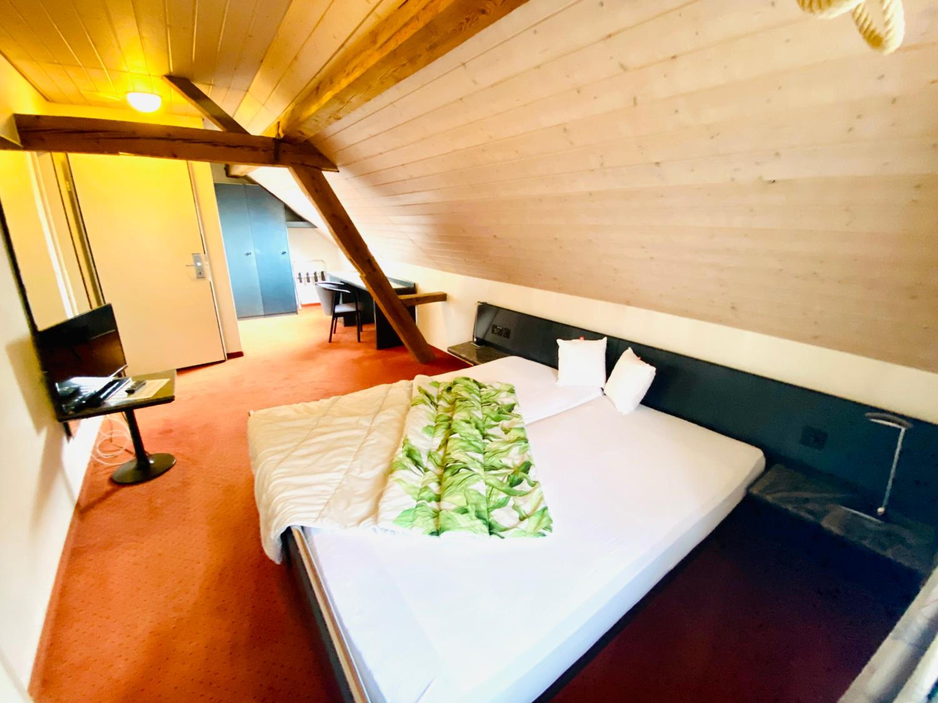 Standard Double Room photo 2