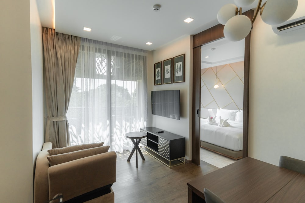 Family Suite, 1 King Bed - Photo 4