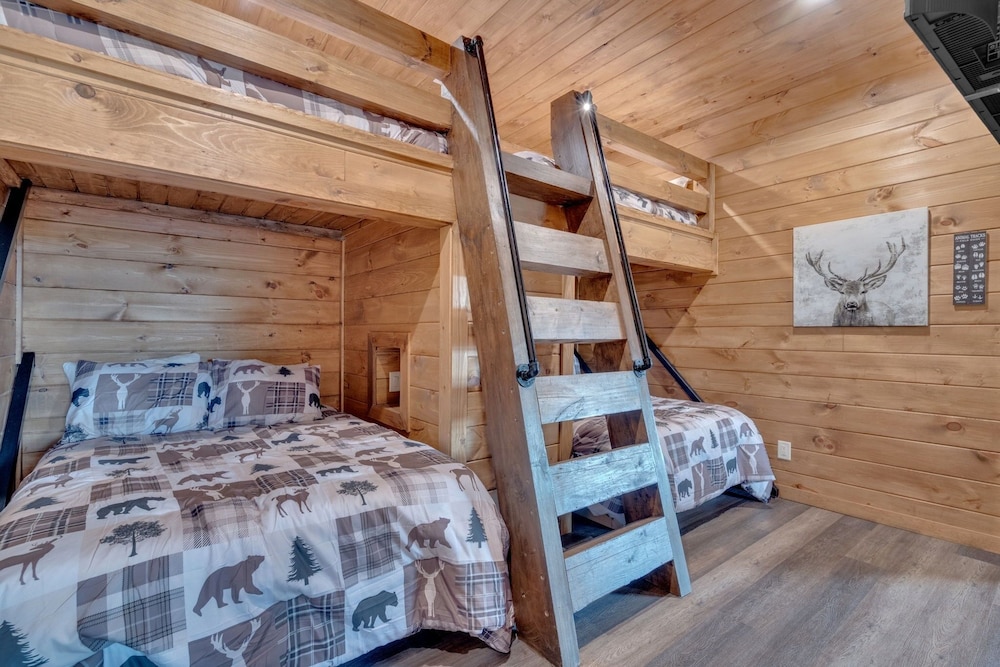 Cabin, 5 Bedrooms
