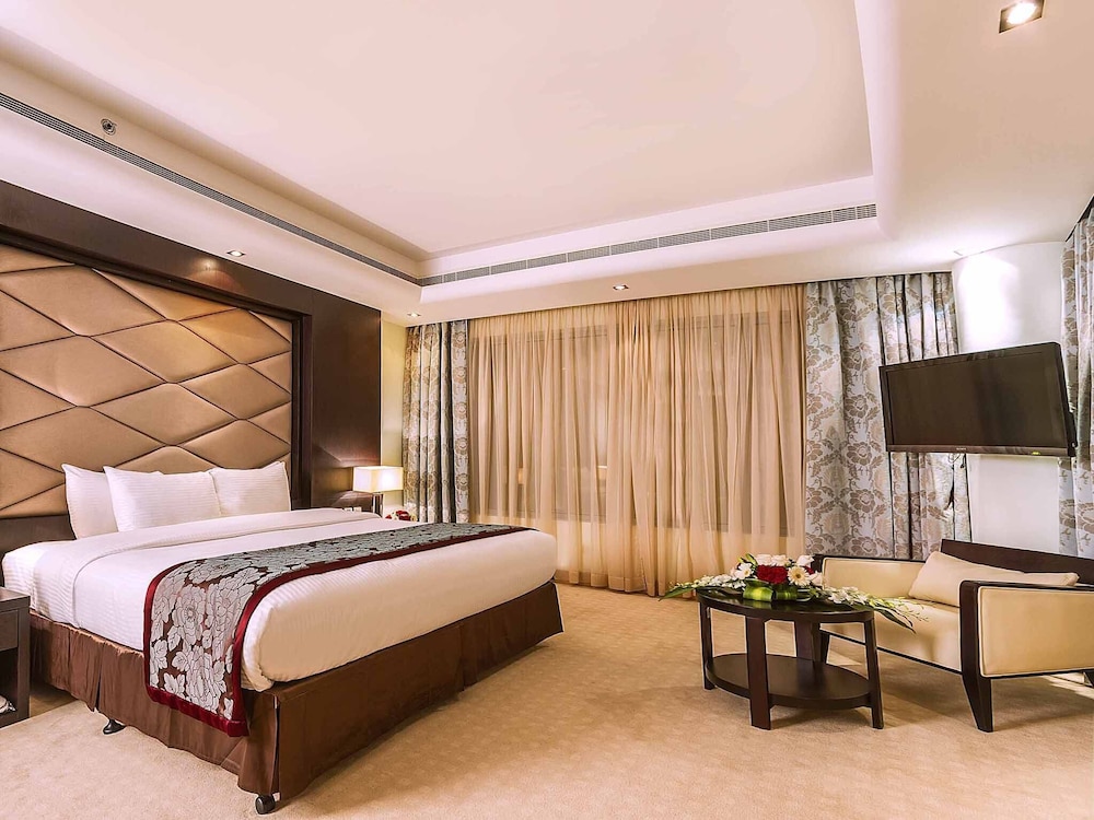 Junior Suite, 1 King Bed, Non Smoking, Kitchen (View) - Photo 2