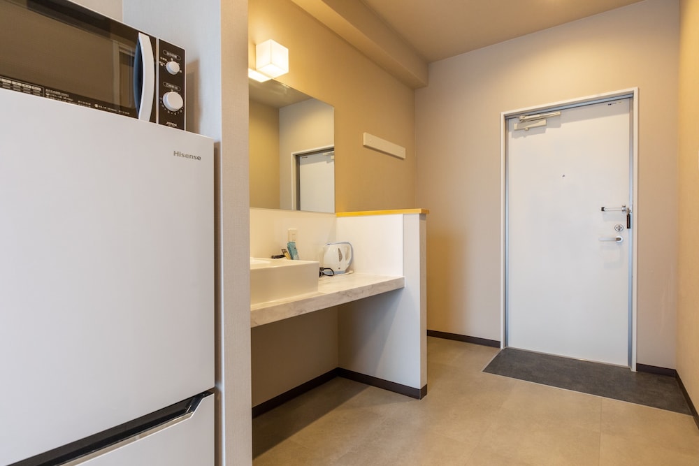 Standard Twin Room - Photo 4