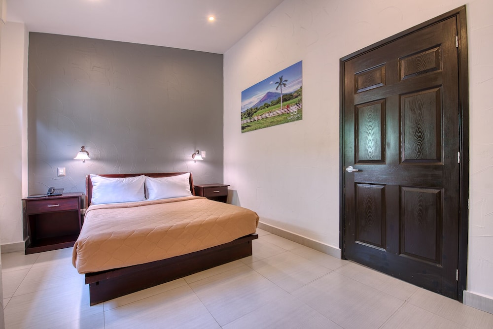 Comfort Room, 1 Queen Bed photo 3