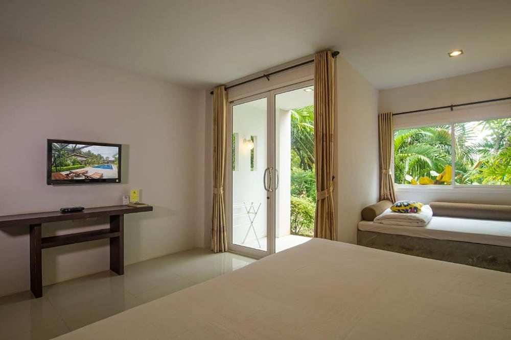 Deluxe Triple Room photo 3
