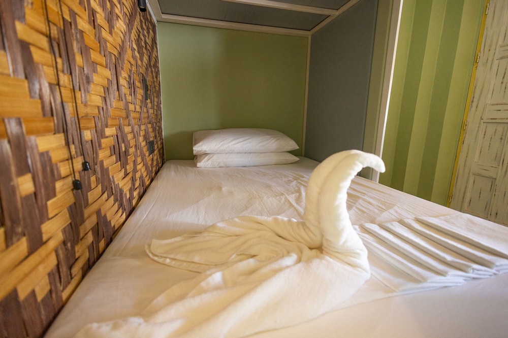 Bed in 4-Bed Mixed Dormitory Room photo 2