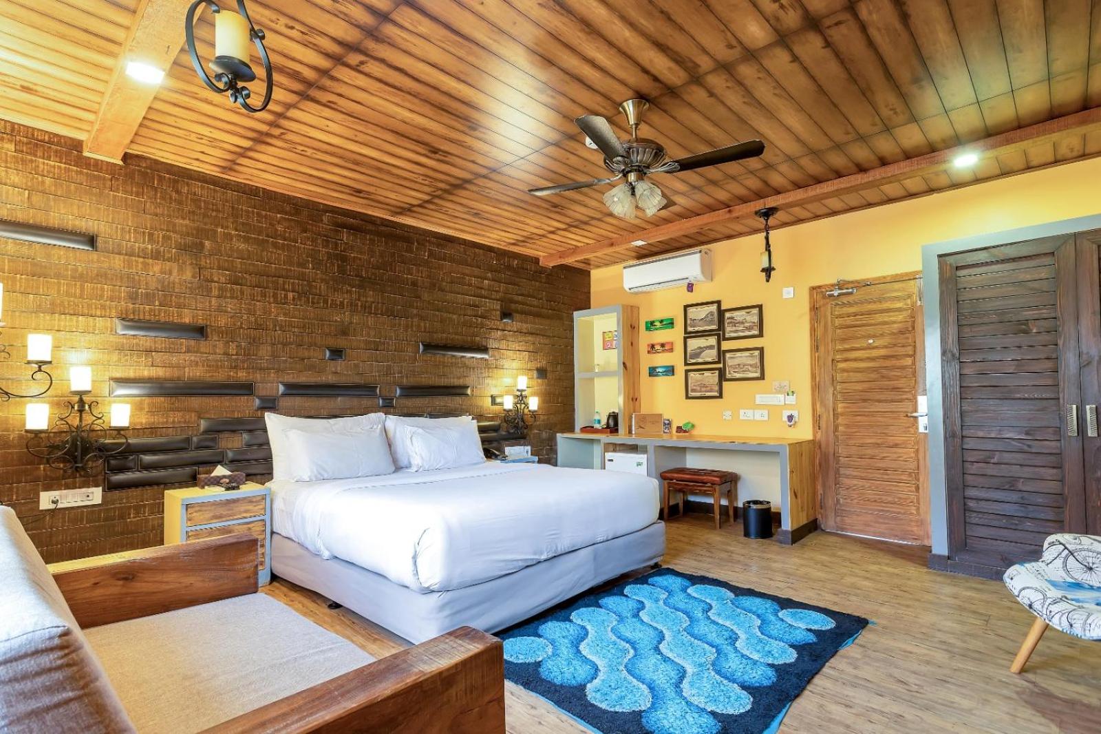 Suite with Balcony photo 1