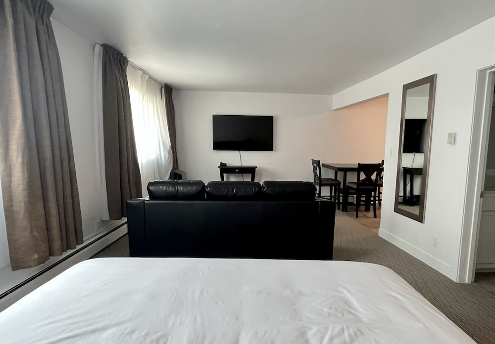 Premium Studio Suite photo 2