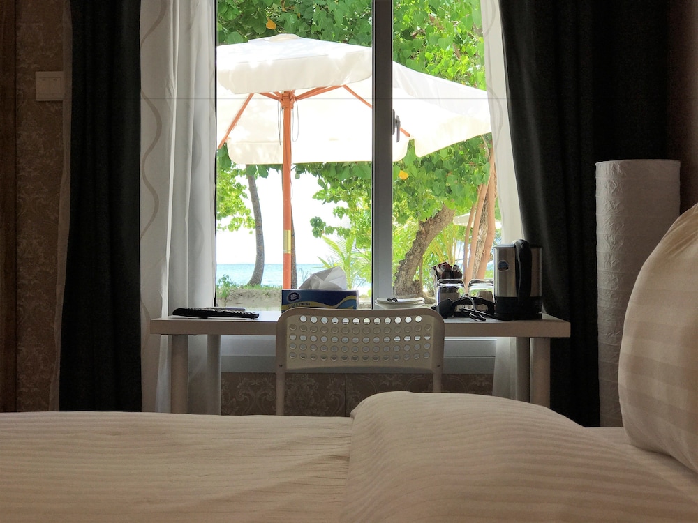 Economy Double Room, 1 King Bed, Sea View, Beachfront