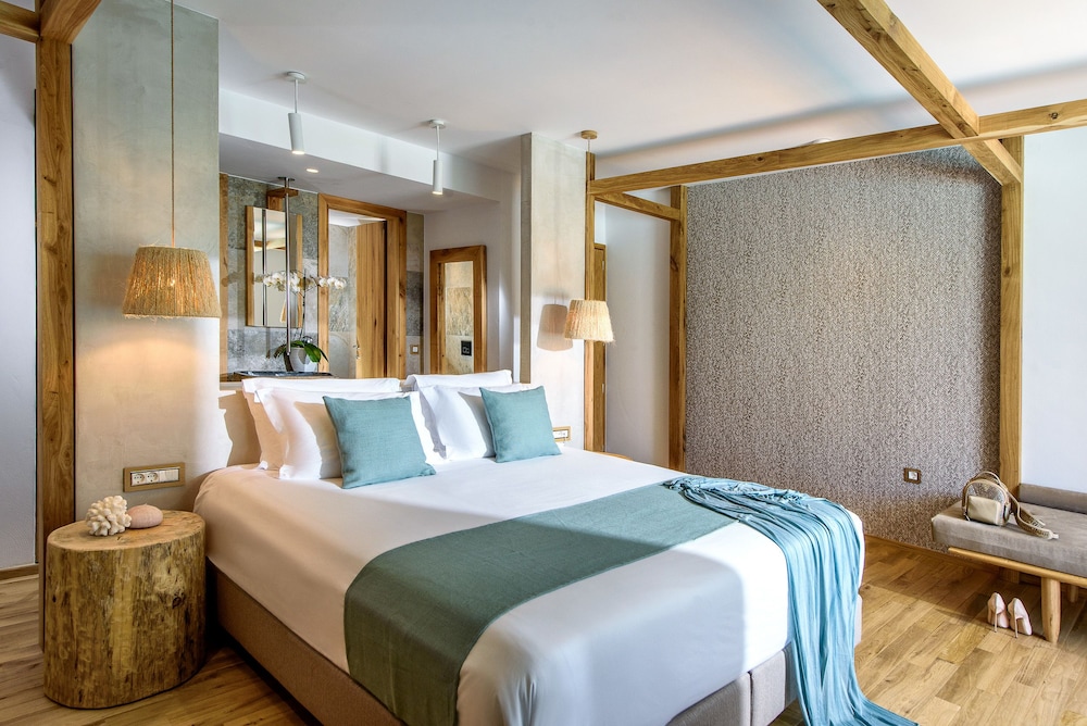 Premium Room, Pool View thumbnail 6