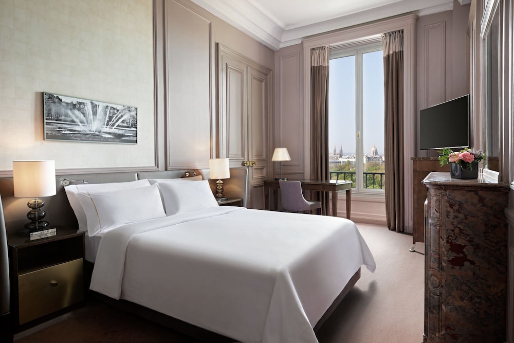 Tower Double Room with One Double Bed and 2 Adults Occupancy (Non Smoking) photo 1