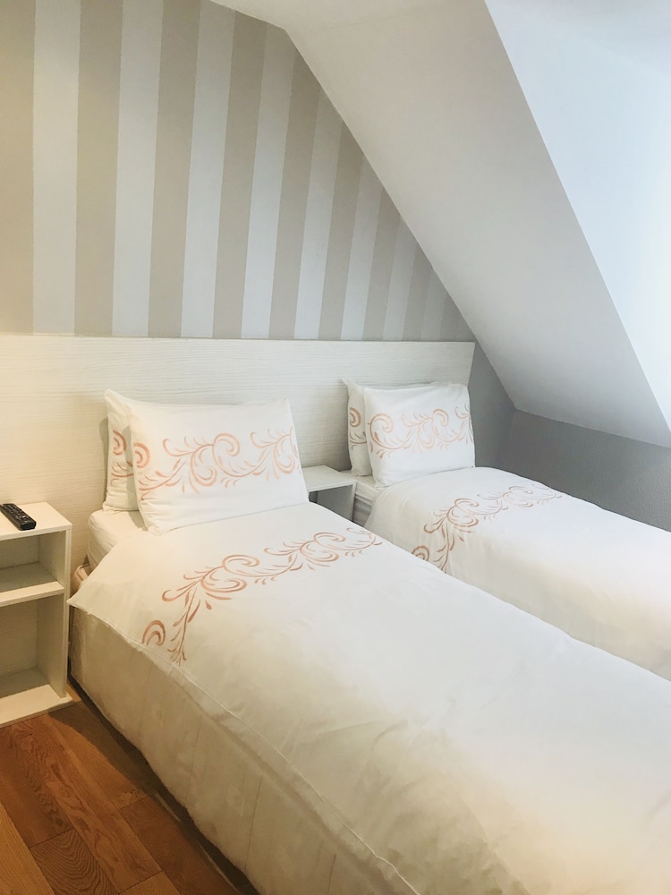 Standard Twin Room photo 3