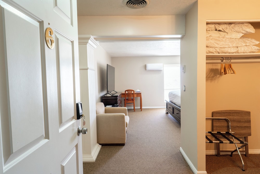 Classic Single Room