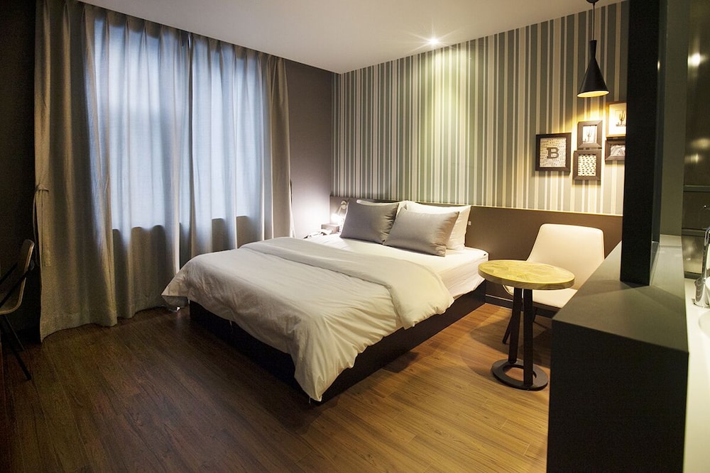 Premium Double Room photo 3